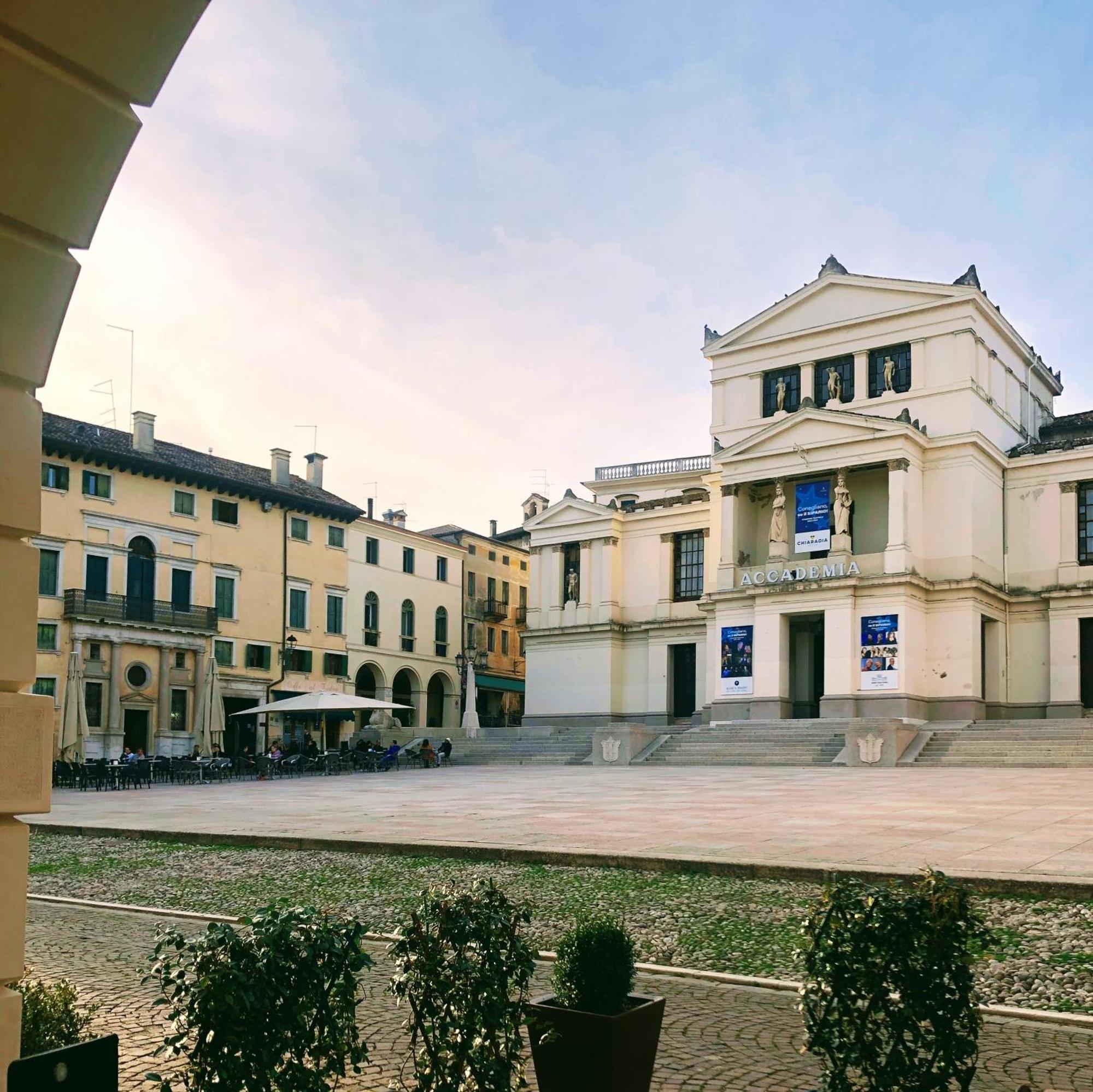 Camera Luminosa Per Viaggiatori Hotel Conegliano Exterior photo